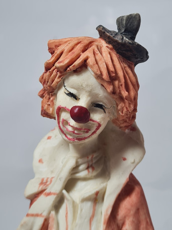 Фигурка Pucci "Клоун с аккордеоном" в розово-зеленых тонах, фарфор, 24.5 см, Германия, 1970-80гг.