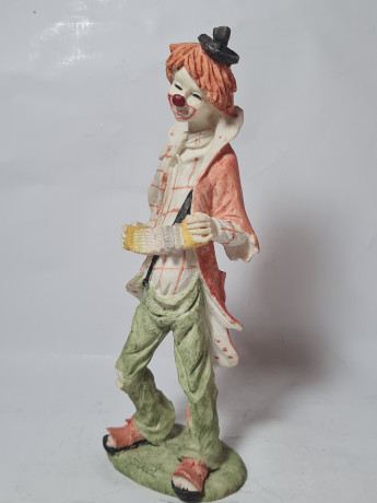 Фигурка Pucci "Клоун с аккордеоном" в розово-зеленых тонах, фарфор, 24.5 см, Германия, 1970-80гг.