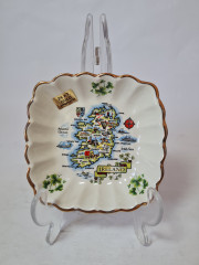 Декоративная тарелка Carrigcraft, белый фарфор с картой Ирландии и позолотой 24К, 11,5 x 11,5 x 2,5 см, Ирландия, 1960-70гг.