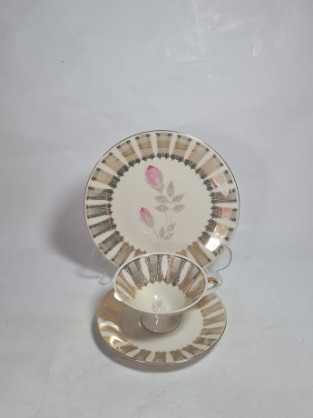 Чайное трио винтажное Im Stil Winterling Marktleuthen Bavaria "Розовые розы в золотом орнаменте", фарфор, Германия, 1960-70гг.