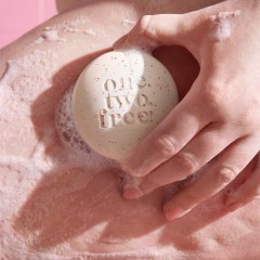 one.two.free! Exfoliating Soap Bar  Отшелушивающее мыло