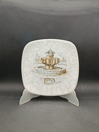 Тарелка декоративная винтажная Karlsruhe, с изображением фонтана, кракелюр, ручная роспись, 18.5 х 18.5 см, Германия, 1970-80гг.