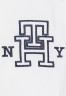 Tommy Hilfiger VINTAGE VARSITY Button-down blouse optic white VINTAGE VARSITY Блуза на пуговицах оптический белый