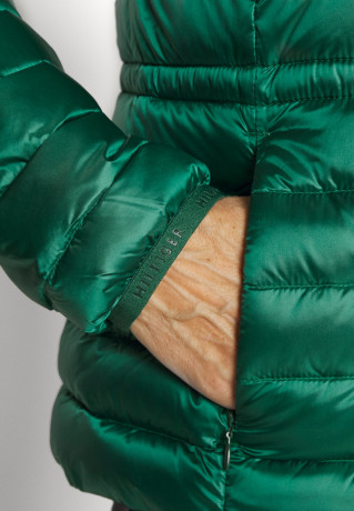 Tommy Hilfiger FEMININE Down jacket prep green ЖЕНСКОЕ Пуховик подготовка зеленый
