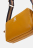 Tommy Hilfiger LIFE CAMERA BAG Across body bag crest gold LIFE CAMERA BAG Сумка через плечо герб золото