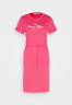 Tommy Hilfiger REGULAR SHORT DRESS Jersey dress bright cerise pink ОБЫЧНОЕ КОРОТКОЕ ПЛАТЬЕ Платье из джерси ярко-вишнево-розовый