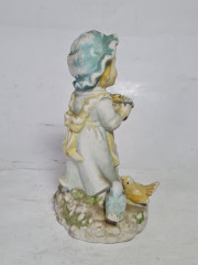 Статуэтка винтажная Im Stil Furstenberg "Девочка с корзиной фруктов и птичками", фарфор, 13 см, Германия, 1960-70гг.