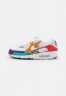 Nike Sportswear AIR MAX 90 SE Sneaker low white/white/light curry/habanero red/washed teal/electro purple AIR MAX 90 SE Низкие кроссовки женские белый/белый/светлый карри/красный хабанеро/бледно-бирюзовый/фиолетовый электро