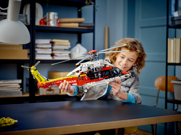 Lego Airbus H175 Rettungshubschrauber Спасательный вертолет Airbus H175